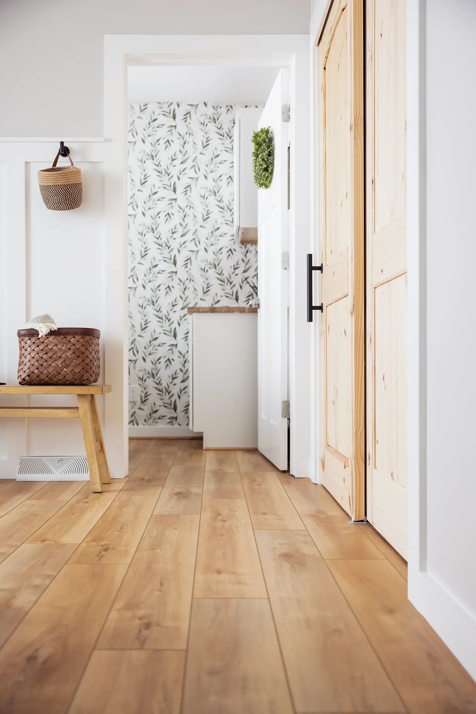 COREtec Plus Enhanced Planks - 7" Manila Oak VV012-00760