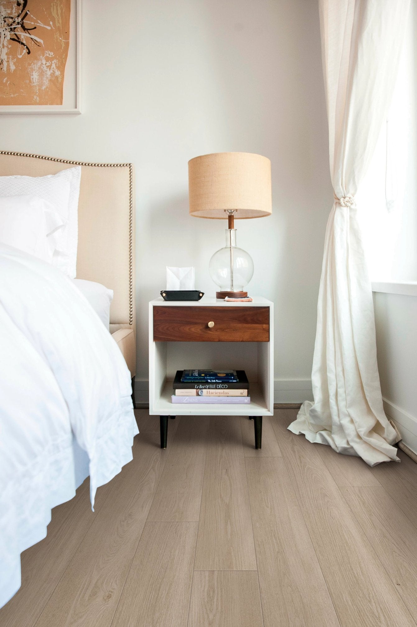 COREtec Plus Soft Step - 7" Balanced Oak ($8.79 p/sf) VV880-08011