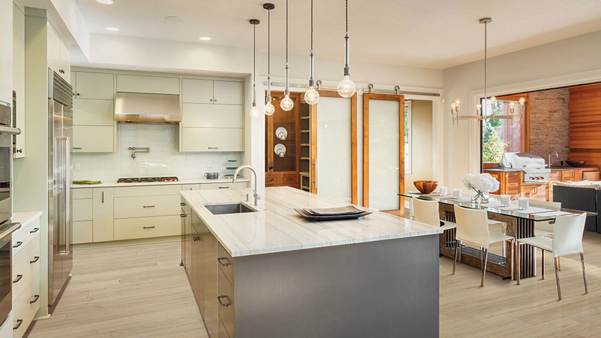 COREtec Plus Premium - 7" Noble Oak ($8.79 p/sf) VV458-02702