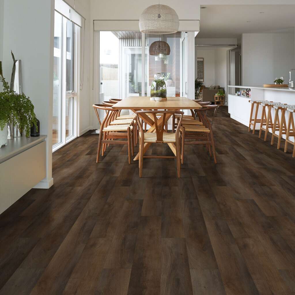 Shaw - Anvil Plus (20mil) 07061 Highlight Oak
