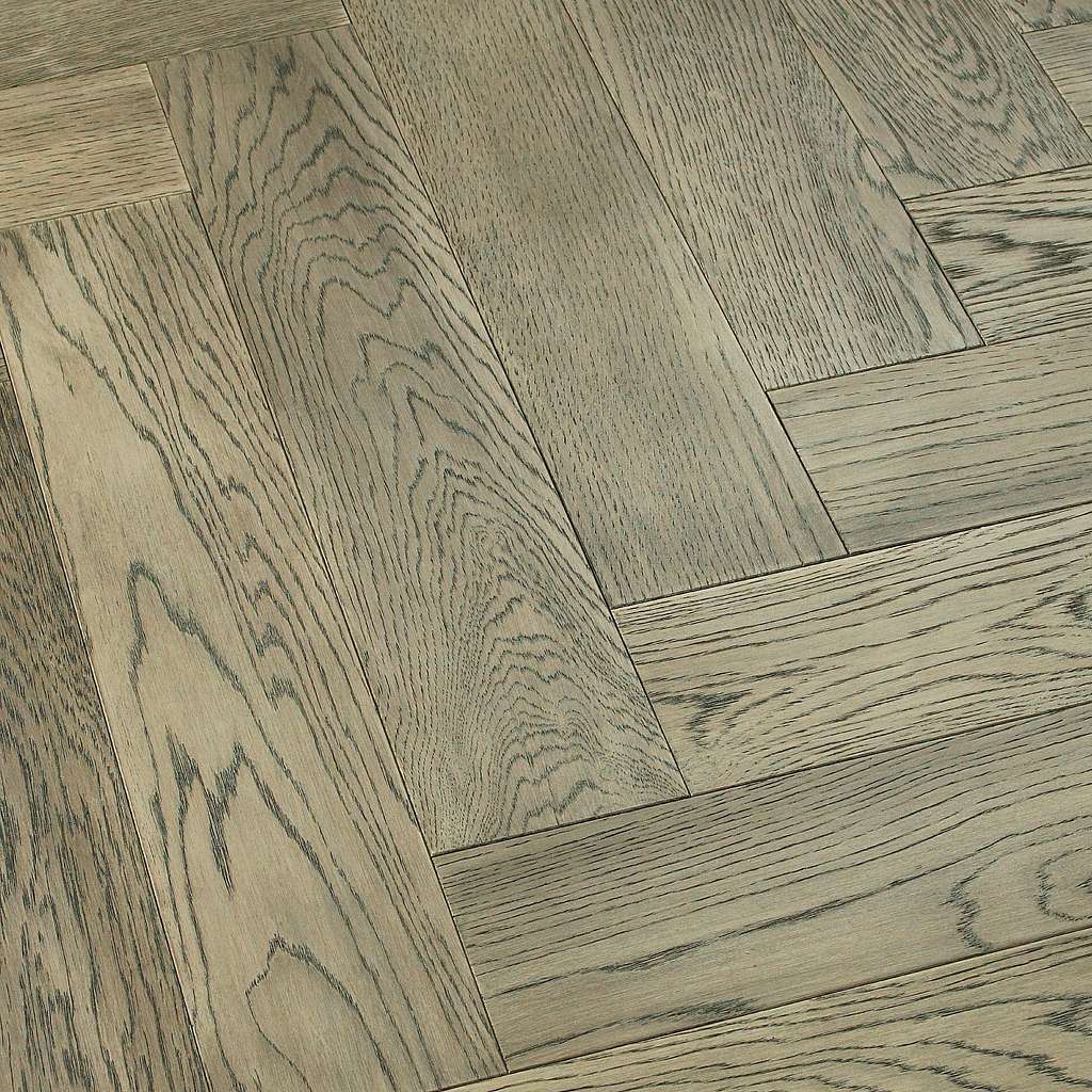 With classic charm and natural elegance, Empire Oak adds rich character to your home. This herringbone style allows you to create a unique installation that makes a stylish and bold statement on the floor.