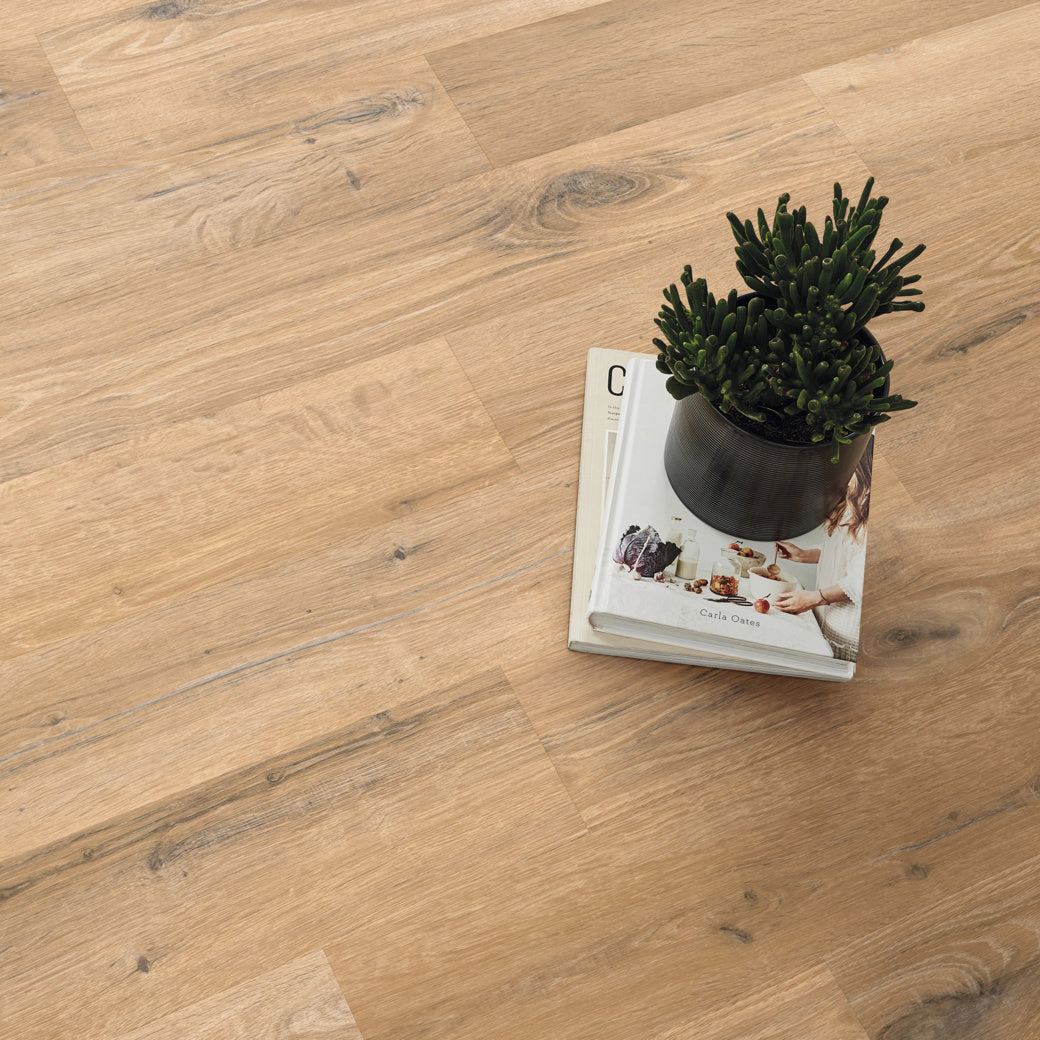 Karndean Knight Tile Rigid Core - 6" x 36" Natural Character Oak SCB-KP145-6