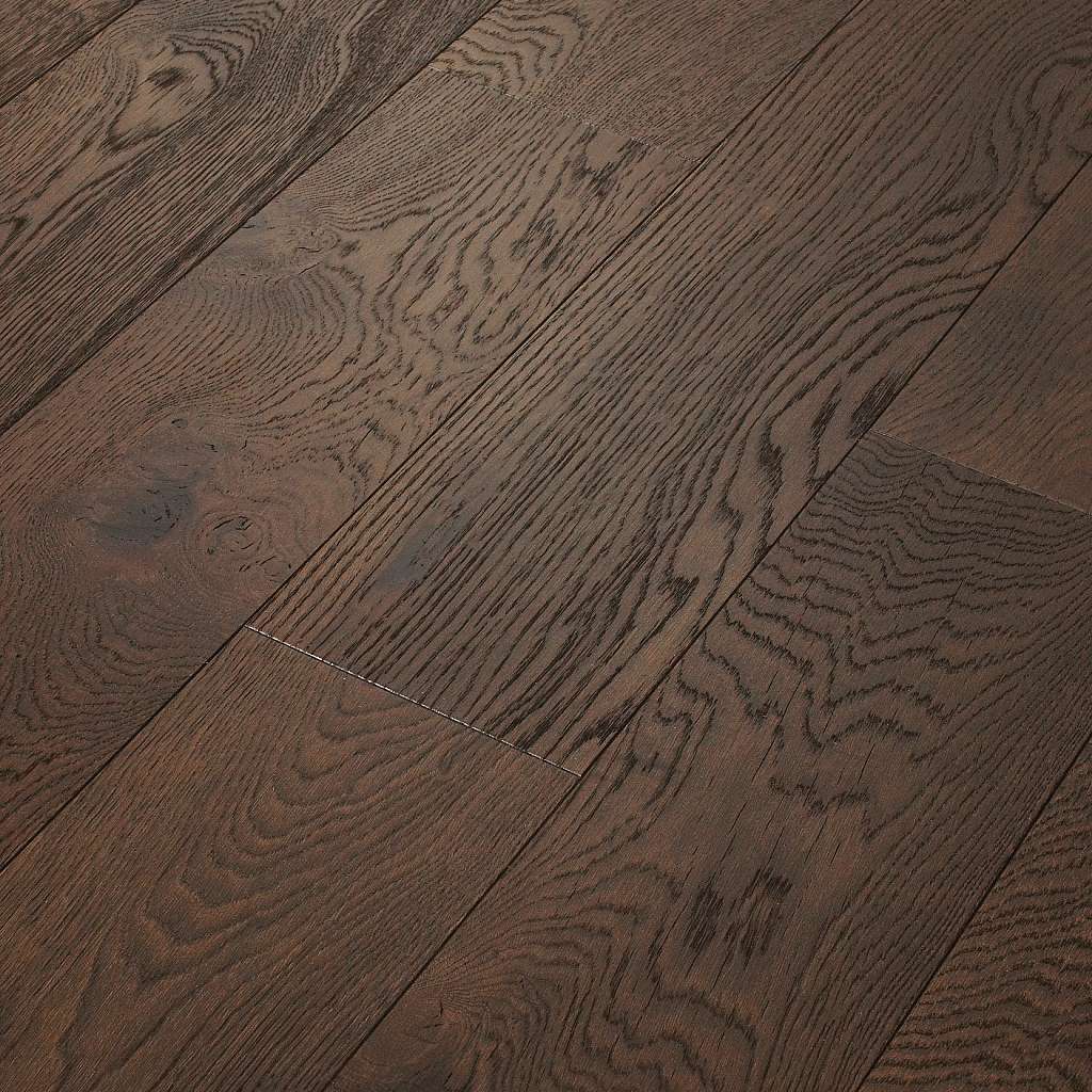 Castlewood's stunning character is visually rich with the beautiful knots, mineral streaks and natural splits seen in heirloom hardwood. Heightening its appeal is a very low-gloss finish, which calls to mind vintage European oil-rubbed floors.