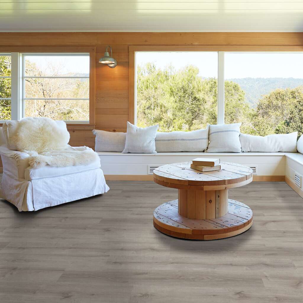 Shaw - 2357V Anvil Plus (20 mil) / 01023 Beach Oak 