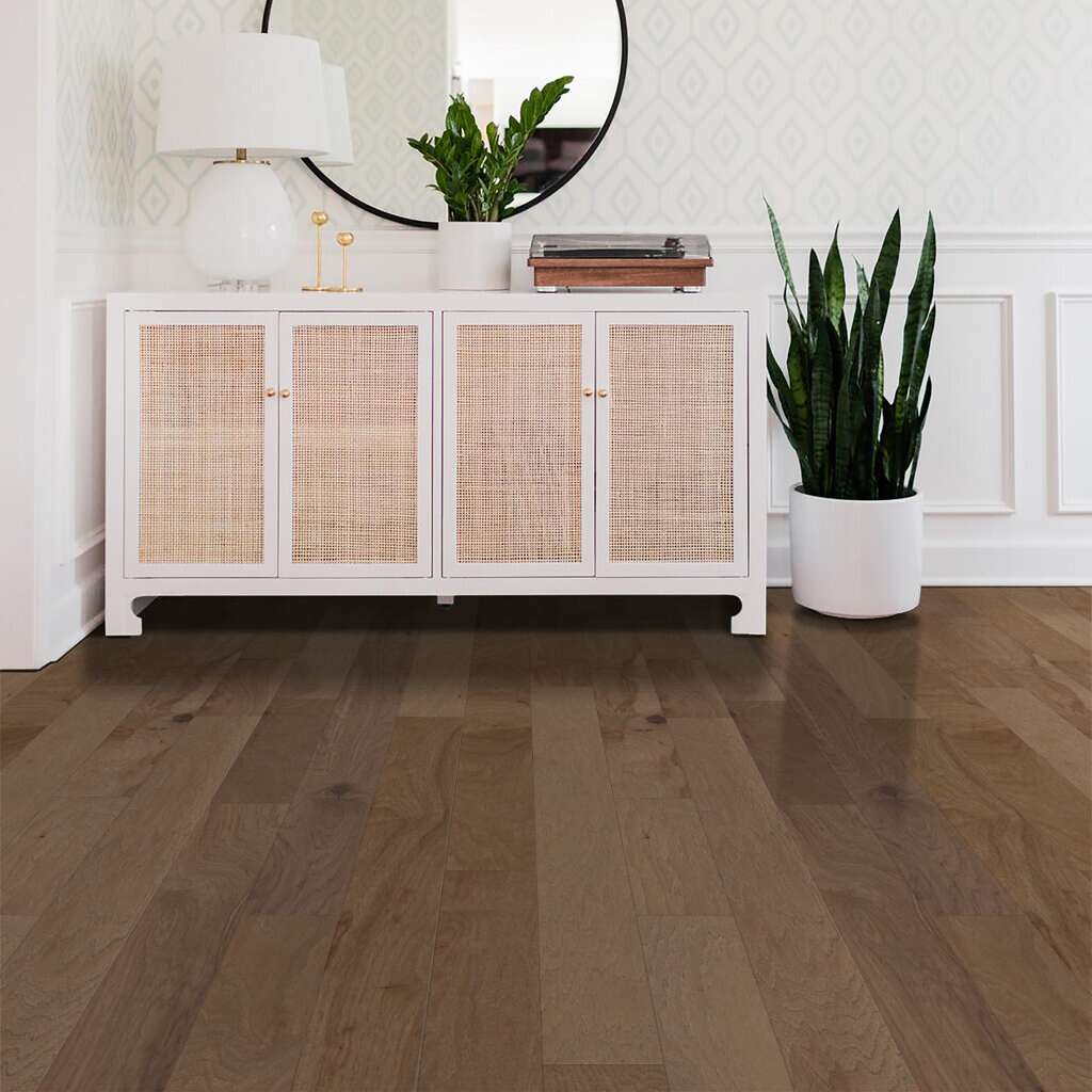 Northington Brushed features a rich hickory character with a subtle wire brushed texture showcased in traditional and contemporary wood tones. Also available in smooth texture, Northington Smooth