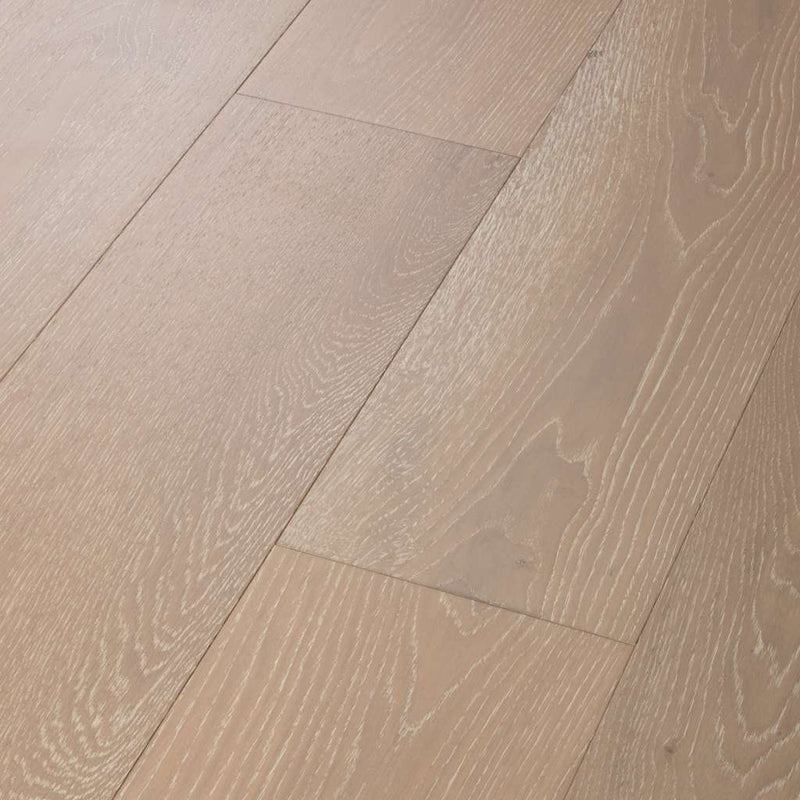With classic charm and natural elegance, Empire Oak adds rich character to your home.