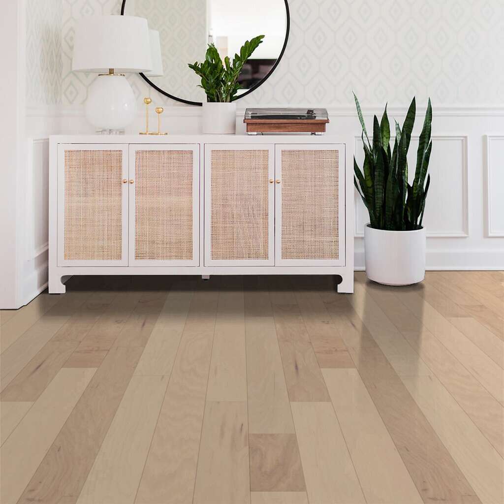 Northington Brushed features a rich hickory character with a subtle wire brushed texture showcased in traditional and contemporary wood tones. Also available in smooth texture, Northington Smooth