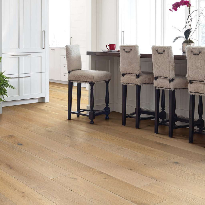 Part of the Gallery Collection of premium hardwood, Castlewood Oak is hand selected by design experts to bring the natural artistry of hardwood into your home. The clean look and understated finishes let the beauty of the wood shine through for a timeless look that ages gracefully.