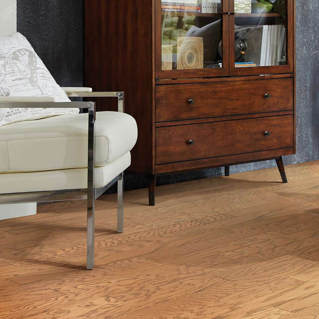 Classic hardwood flooring in both traditional and modern colors. This oak hardwood floor showcases the charm and natural beauty of hardwood, accentuated with a wide range of character. Offered in 3 1/4" and 5" widths.