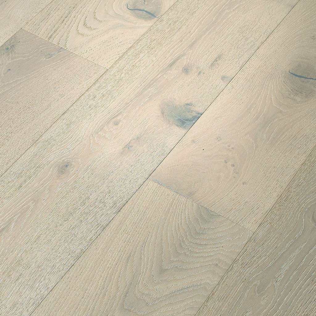 Castlewood's stunning character is visually rich with the beautiful knots, mineral streaks and natural splits seen in heirloom hardwood. Heightening its appeal is a very low-gloss finish, which calls to mind vintage European oil-rubbed floors.