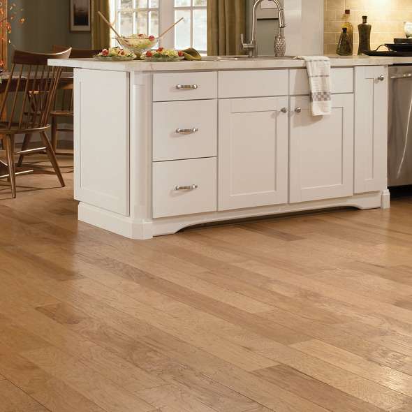 Shaw - SW219 Pebble Hill Hickory 5" - 00144 Prairie Dust 