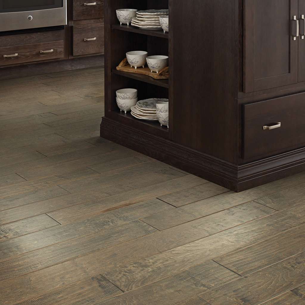 Yukon 6 3/8" Maple offers stunning style. Combining maple's softly subtle grain with heavy scraping creates a look that's rich in character.